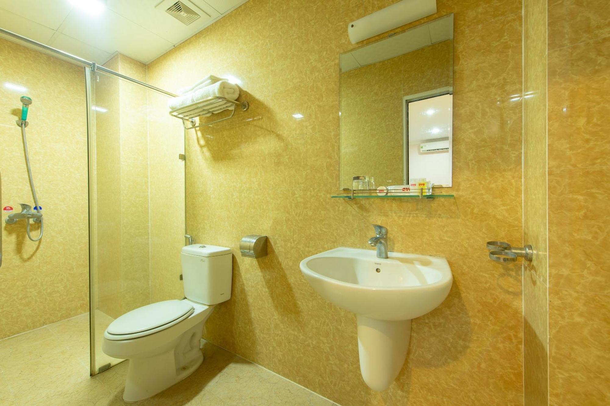 Capital O 417 Truong Son Hotel Hanoi Exterior photo