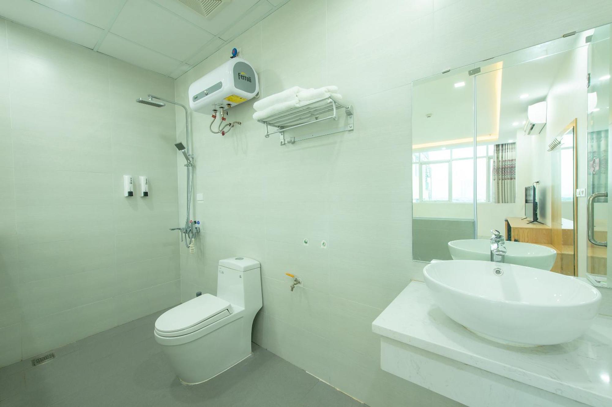 Capital O 417 Truong Son Hotel Hanoi Exterior photo