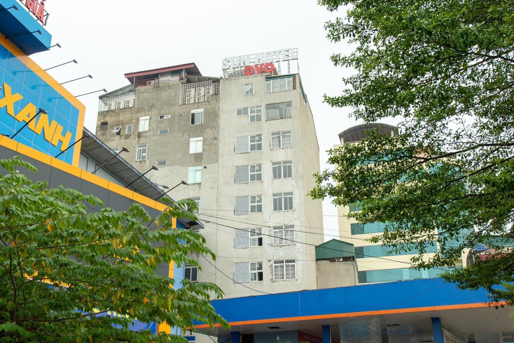Capital O 417 Truong Son Hotel Hanoi Exterior photo